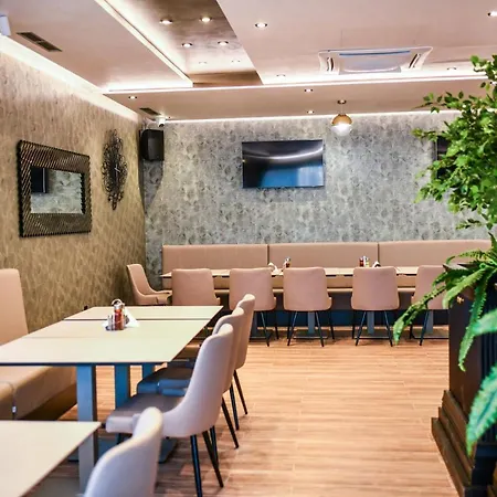 Hotel Zlatna Kruna 4*