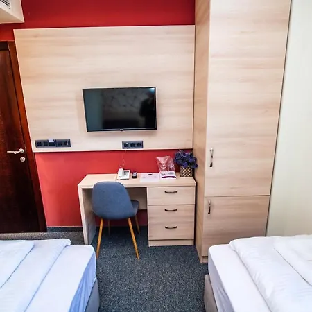Zlatna Kruna Hotel 4*