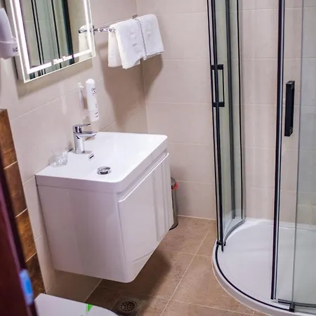 Zlatna Kruna Hotel 4*