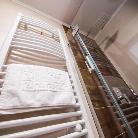 Hotel Zlatna Kruna 4*