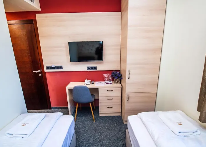 Zlatna Kruna Hotel 4*