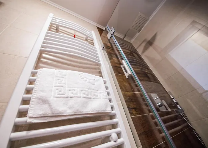 Hotel Zlatna Kruna 4*